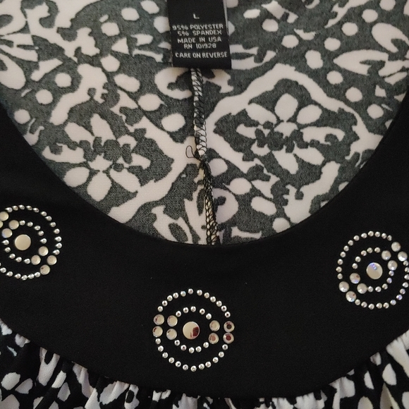 Tunic blouse.  SIZE L - Picture 7 of 12